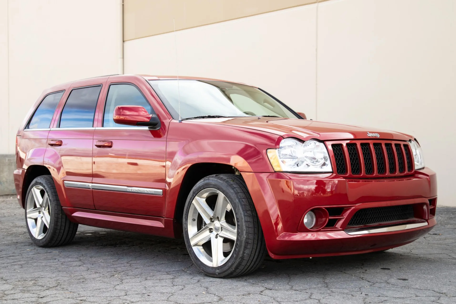 2006 Jeep Grand Cherokee SRT8 Battery Replacement